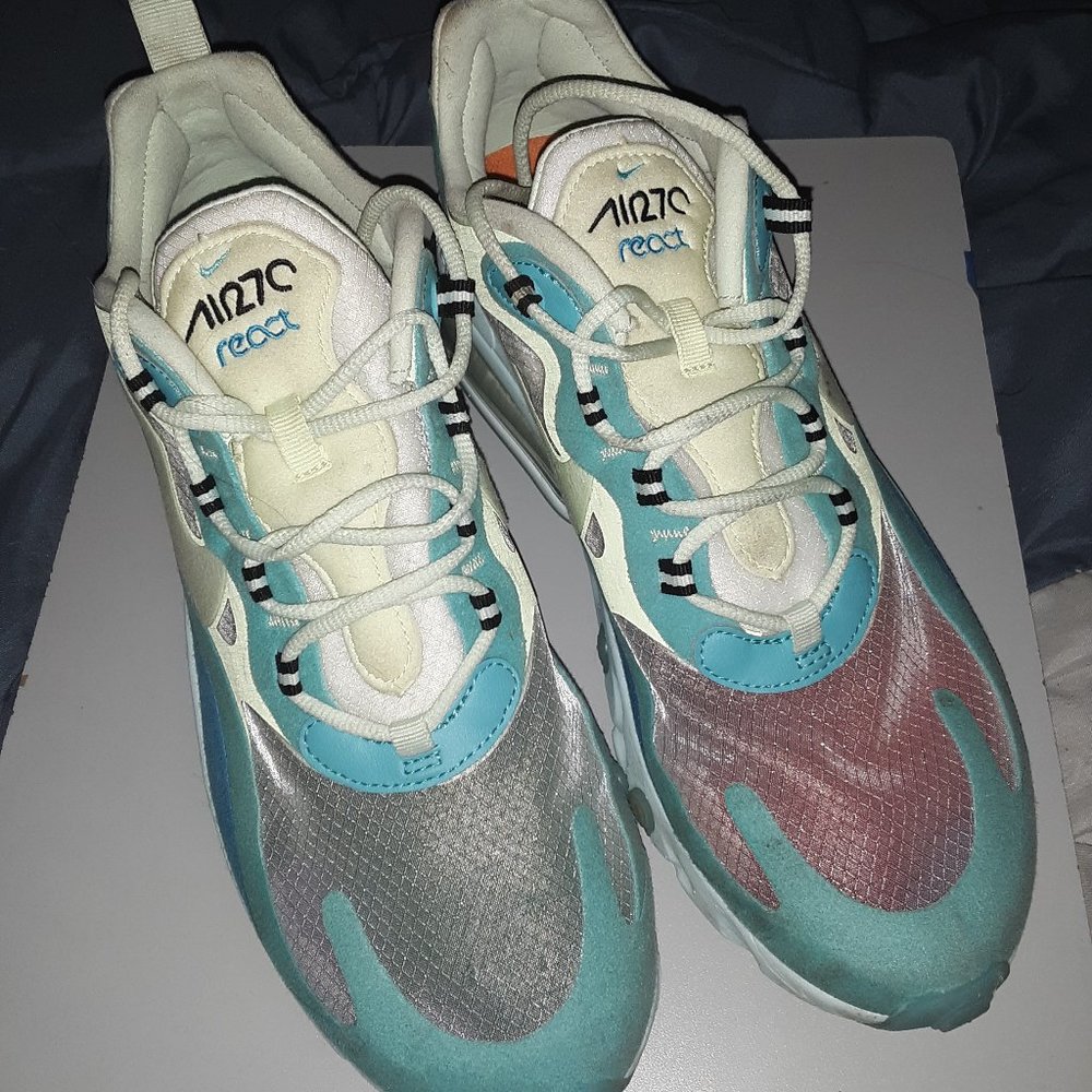 Nike Air 270 React